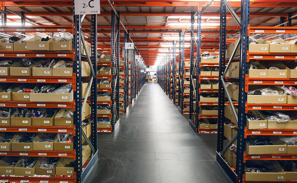 Actualmente, el almacén tiene capacidad para más de 90.000 cajas de diferentes tamaños