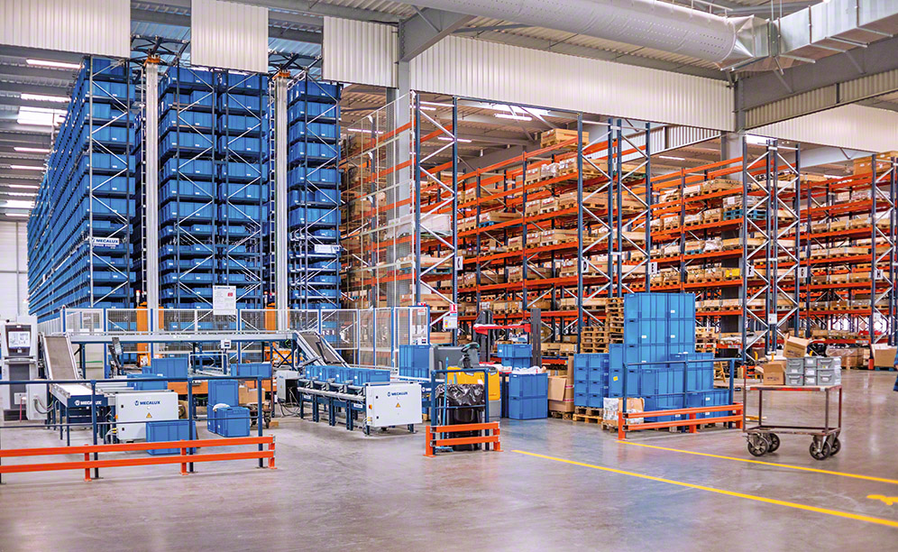 El nuevo centro de distribución de Grégoire-Besson está formado por un almacén automático de cajas miniload, racks de paletización convencional y racks cantilever